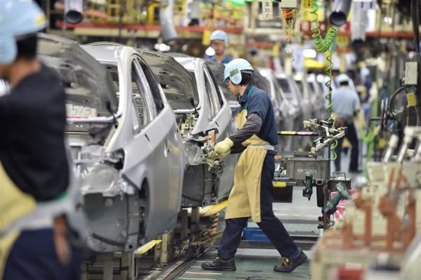 Trade war fallout: US delays EU tariffs,…
